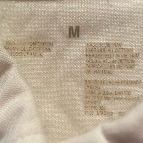 Uniqlo classic white button- up shirt - Picture 2 of 5